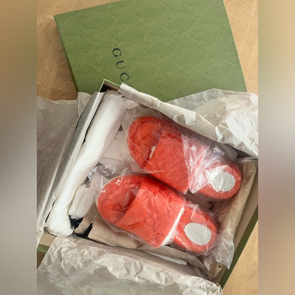 Authentic Gucci platform mules - Picture 4 of 12